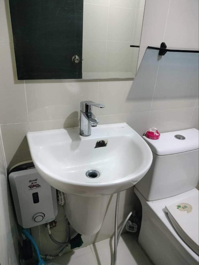 Cubao Manhattanheights Unit 7Ef Tower B, 1Br マニラ市 エクステリア 写真